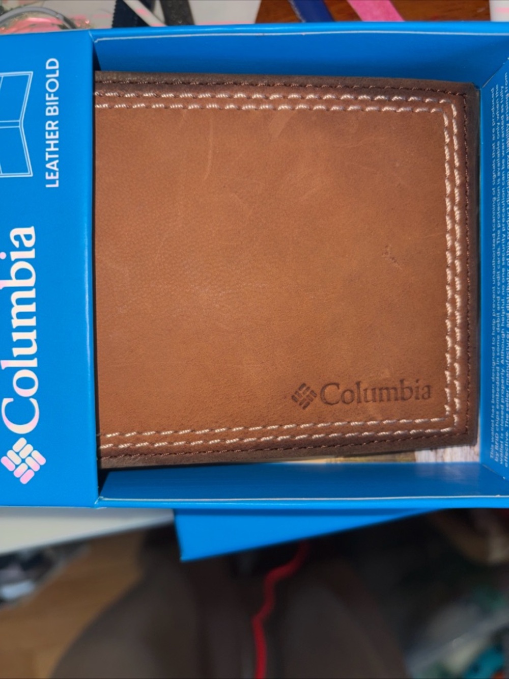 Columbia Tan Leather Bifold Card & Key Wallet